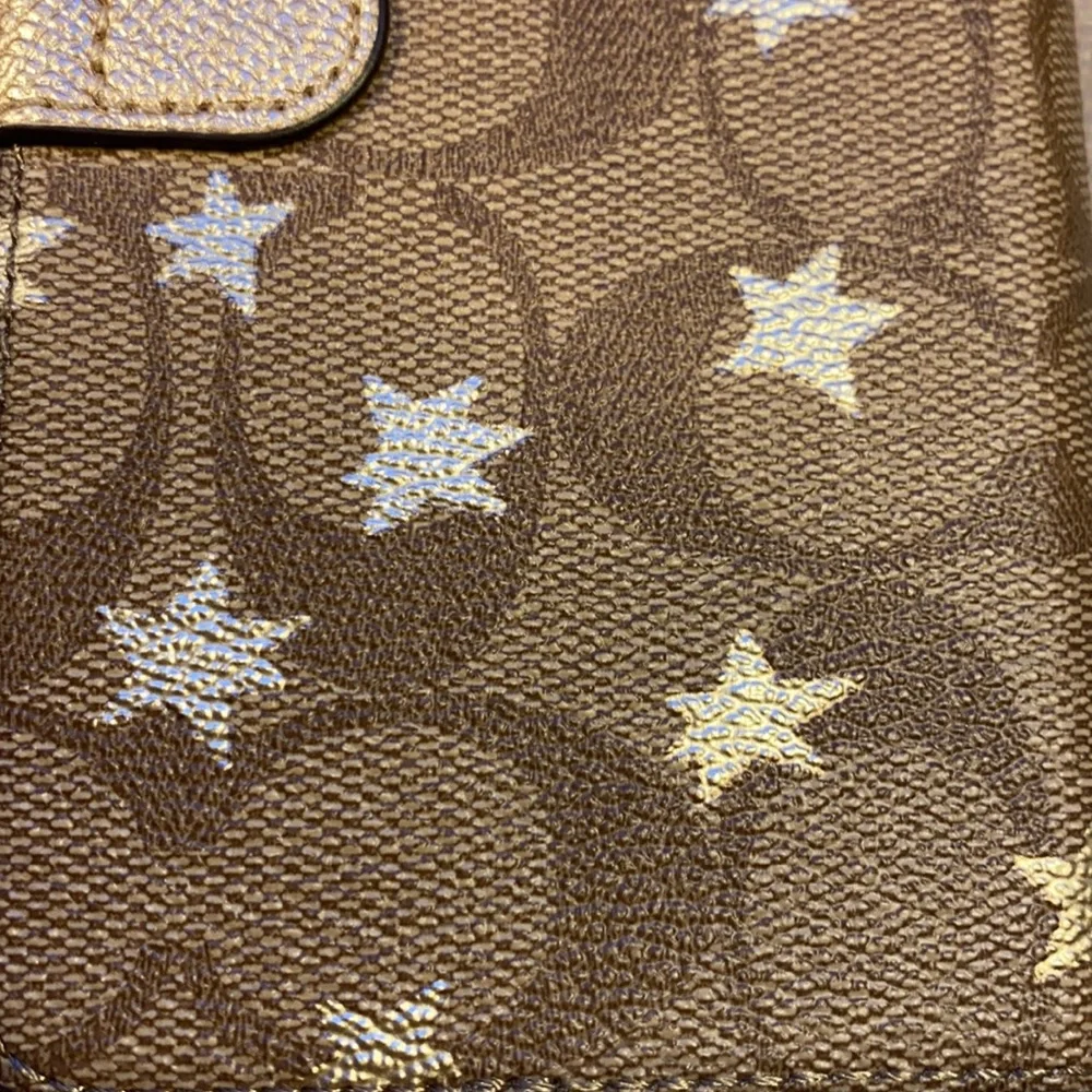 NWT Coach iPhone cover case w/detachable leash